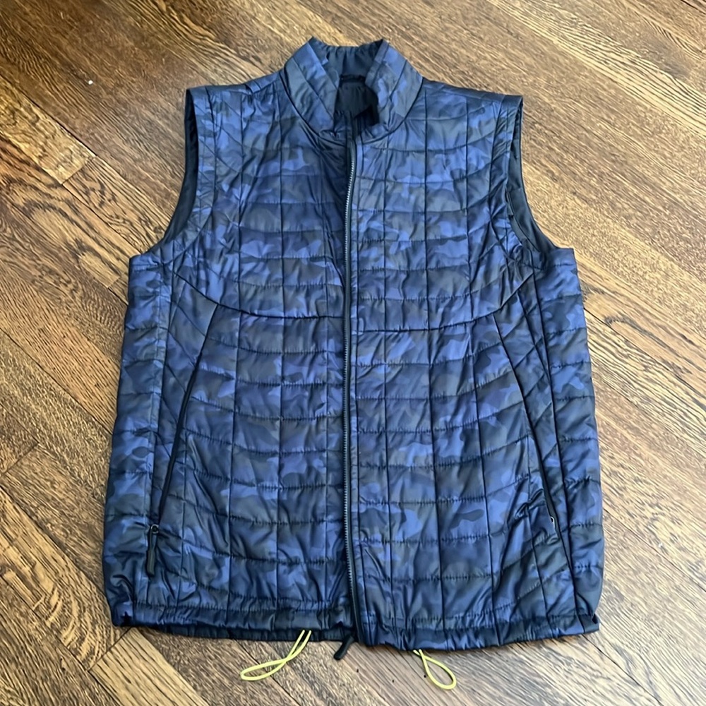 Allen Edmonds Men’s Lightweight Quilted Insulated Vest